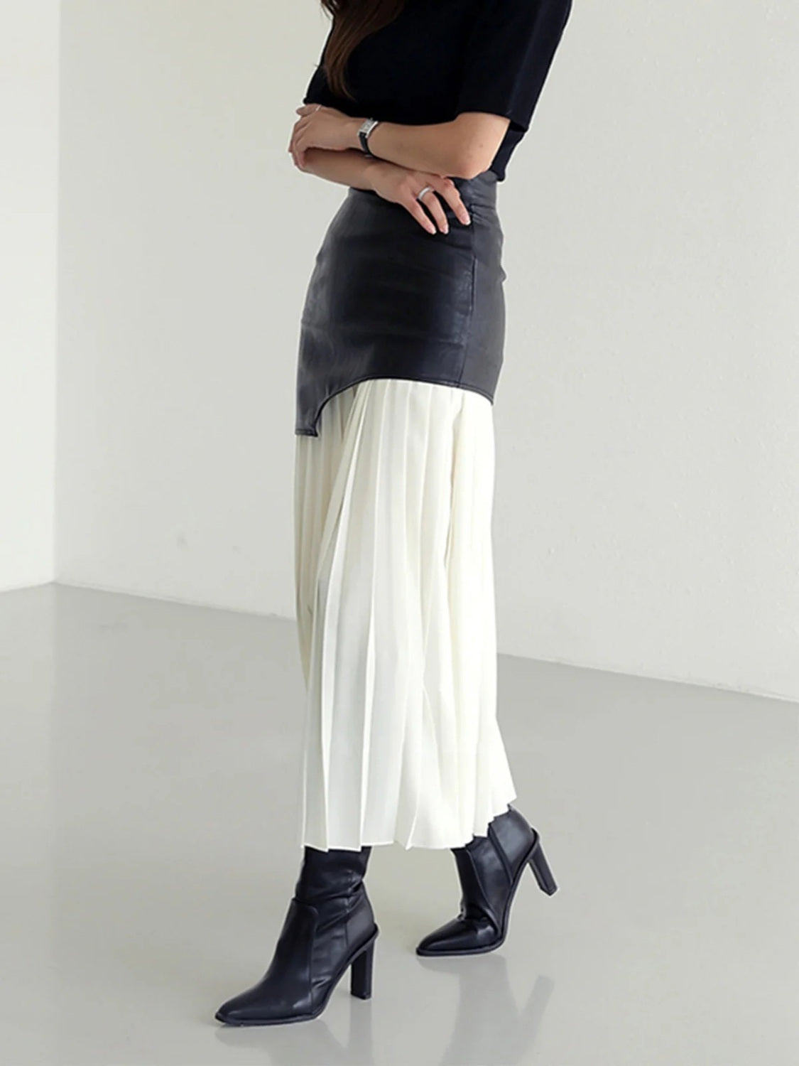 Pleated color block High Rise Skirt