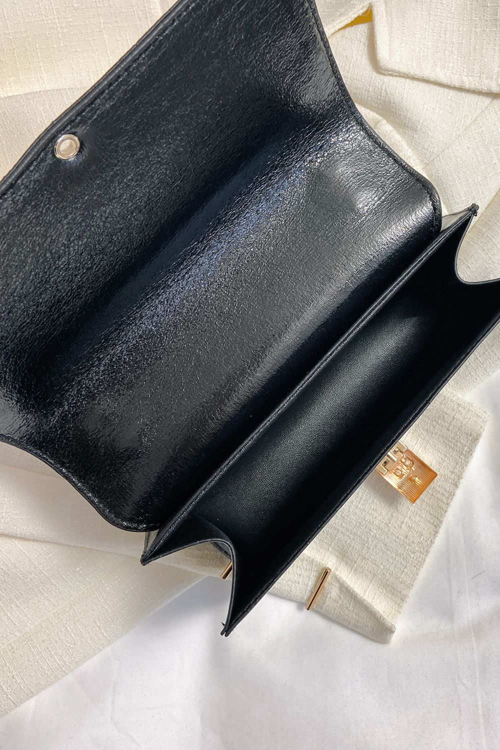 Pretty Gowrl Crossbody
