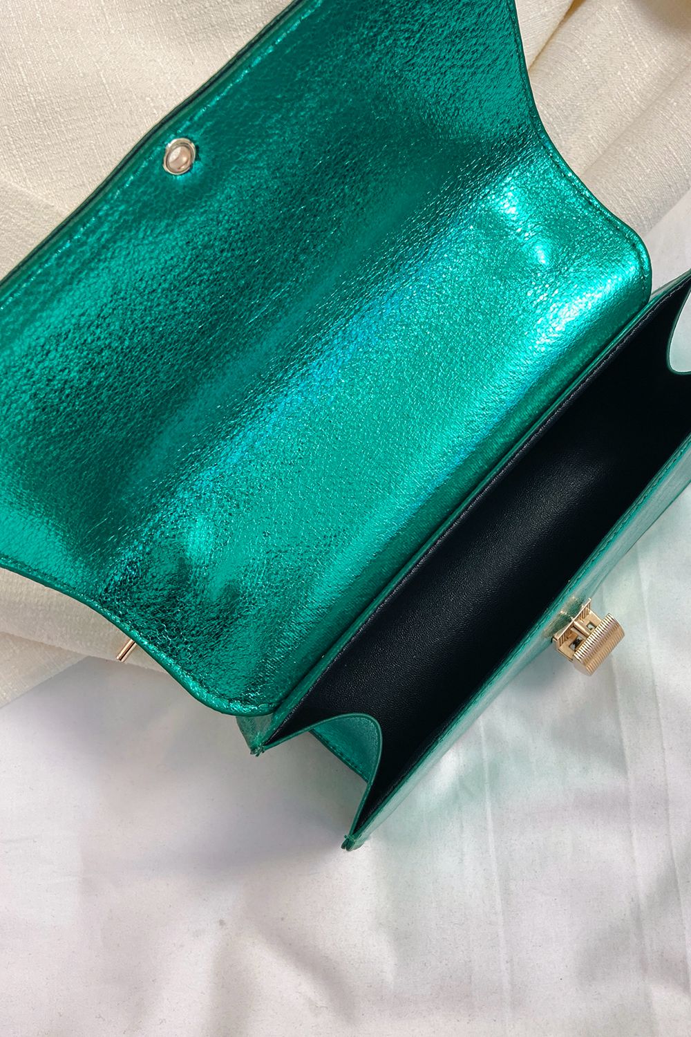 Pretty Gowrl Crossbody