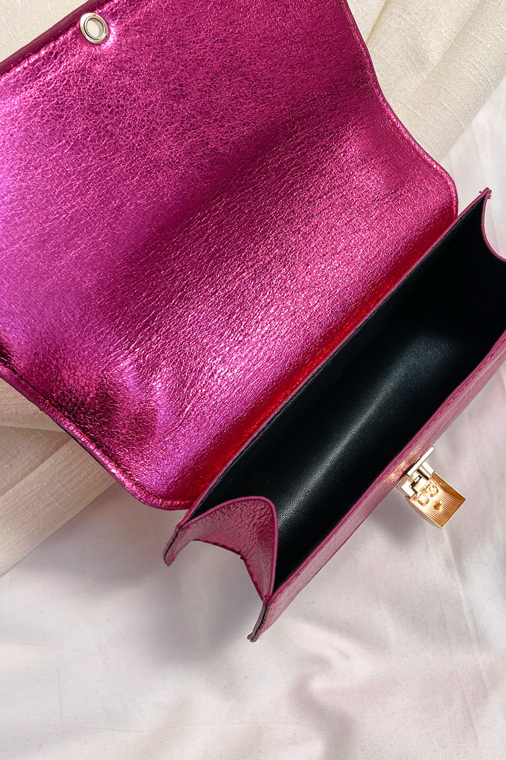 Pretty Gowrl Crossbody