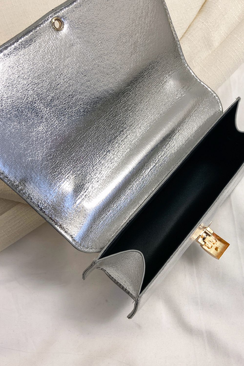 Pretty Gowrl Crossbody